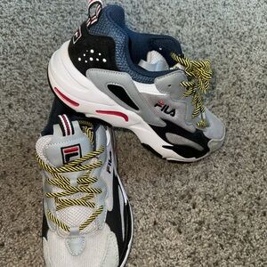 FILA WOMANS SNEAKERS